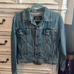 Women’s Harley Davidson denim jacket - size SMALL, like new, smoke free home.